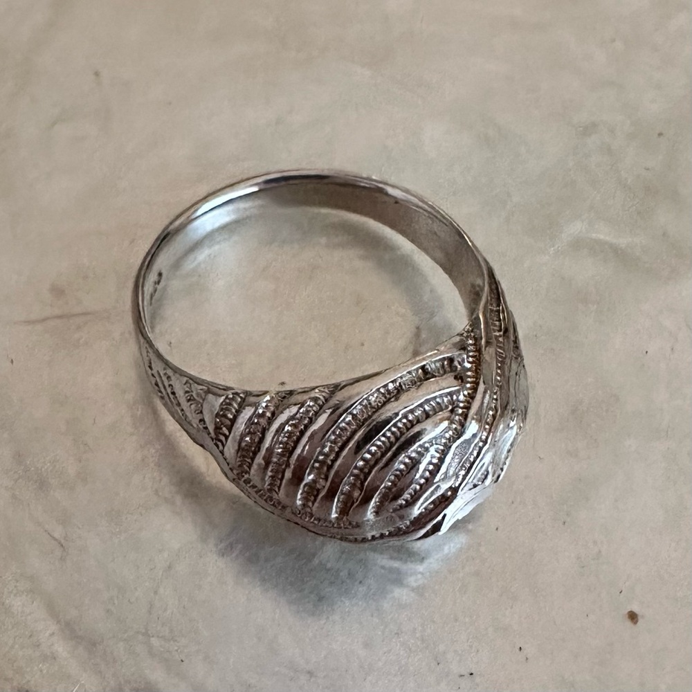 Vintage 925 Sterling silver dome shrimp ring